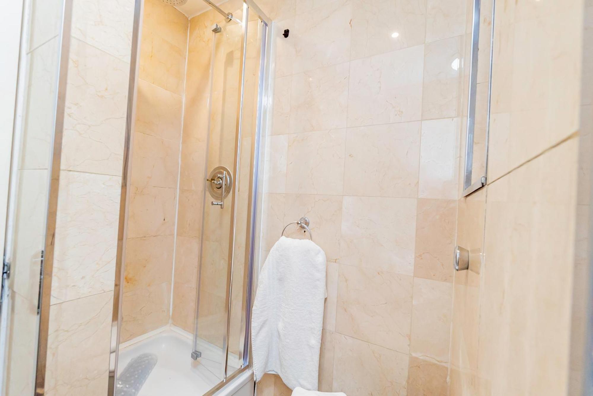 Chic 2 Bedrooms 2 Bathrooms At Kensington London