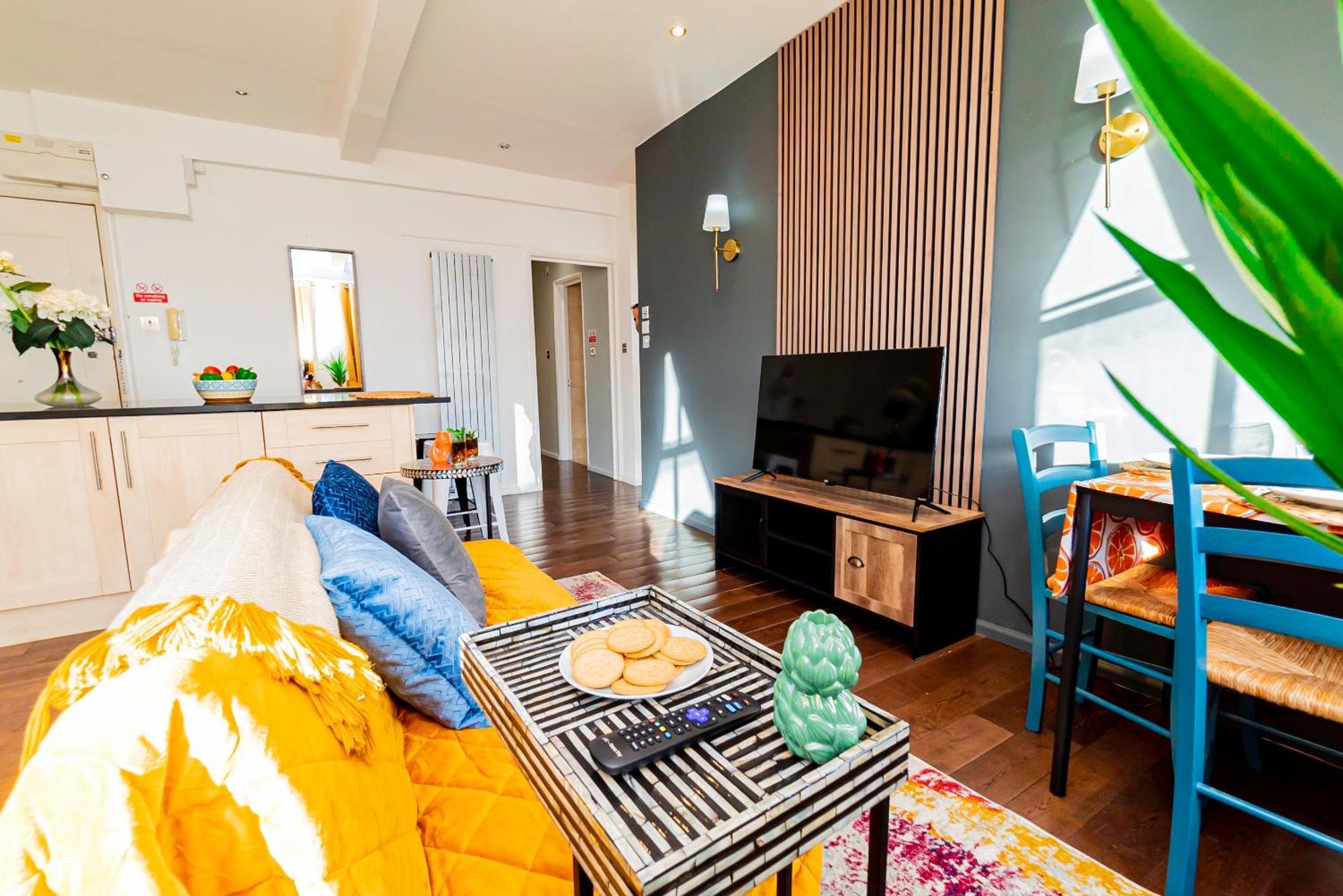 Chic 2 Bedrooms 2 Bathrooms At Kensington *