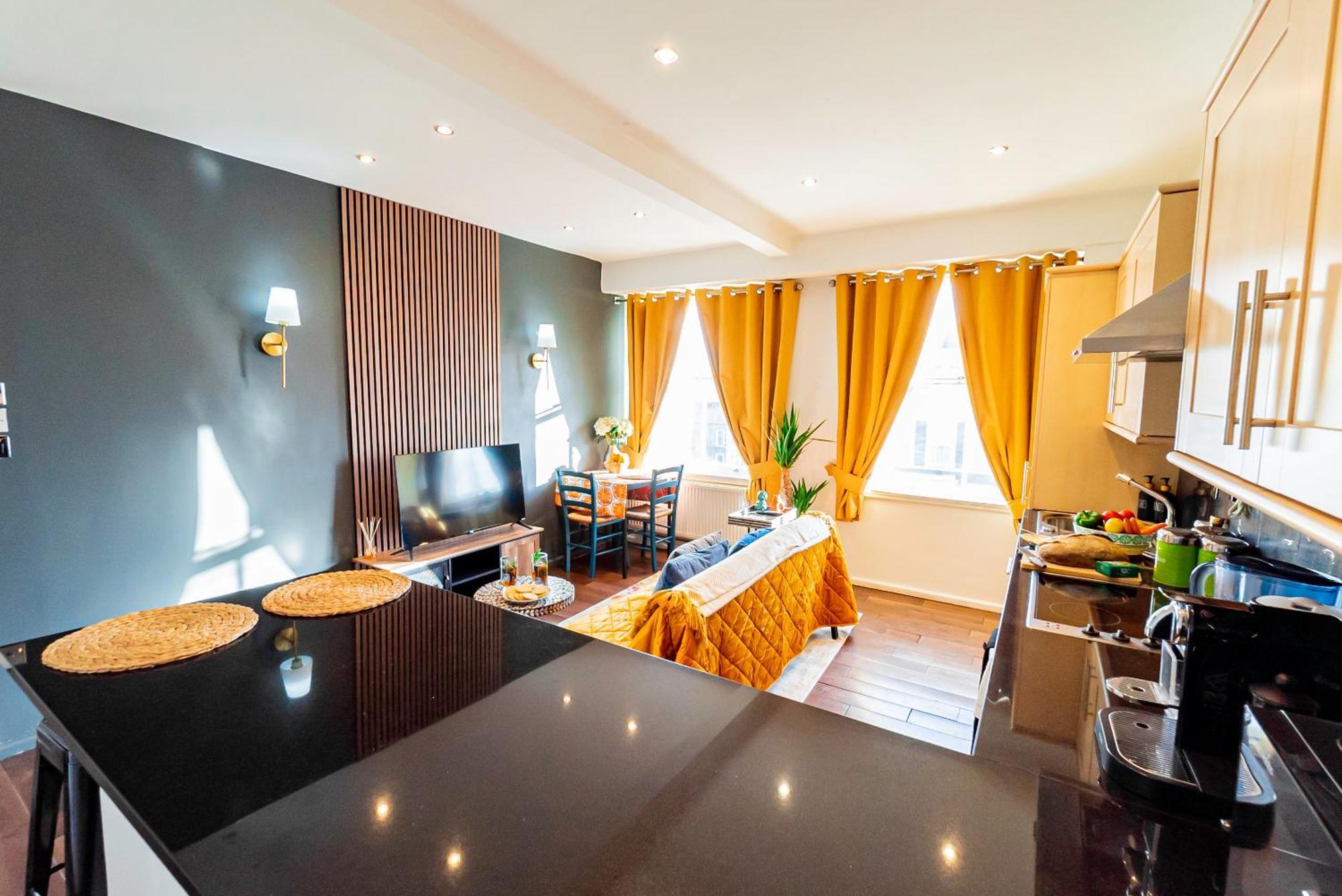 Chic 2 Bedrooms 2 Bathrooms At Kensington Apartment *
