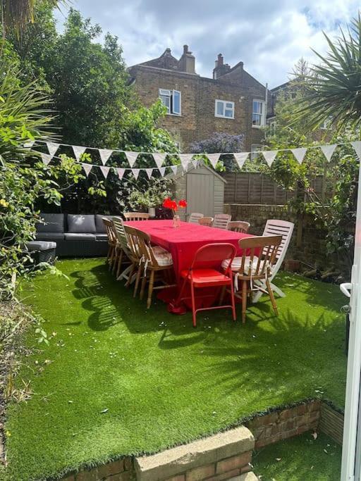 Homely Flat, Near Notting Hill London