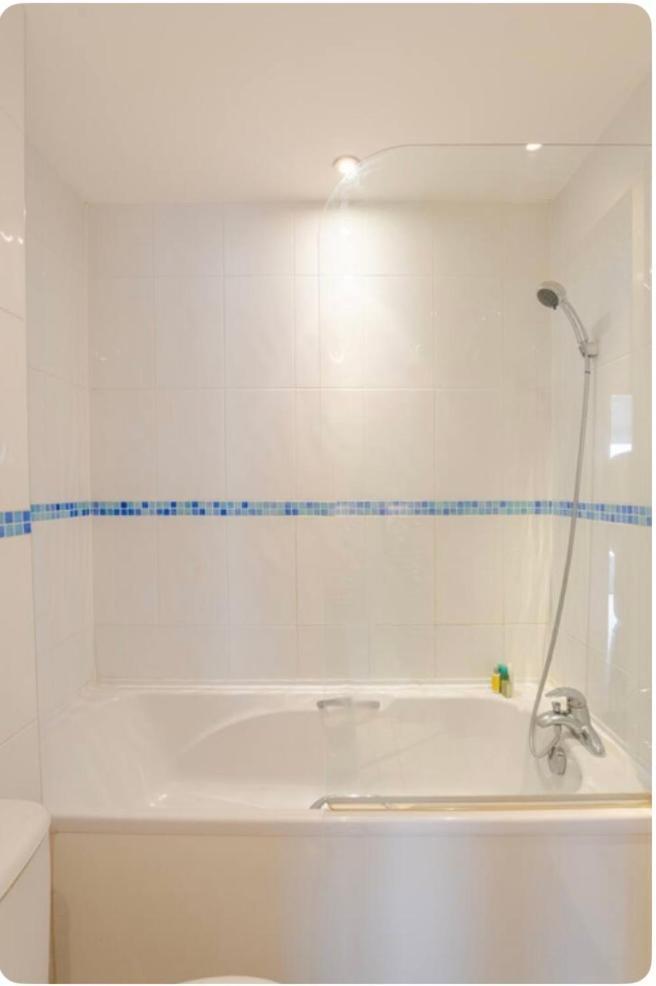 Leilighet Amazing River View 2 Bedroom Apartment, Sleeps 6 , Balcony And Parking London