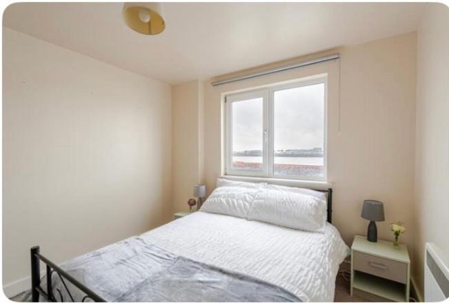 Leilighet Amazing River View 2 Bedroom Apartment, Sleeps 6 , Balcony And Parking *