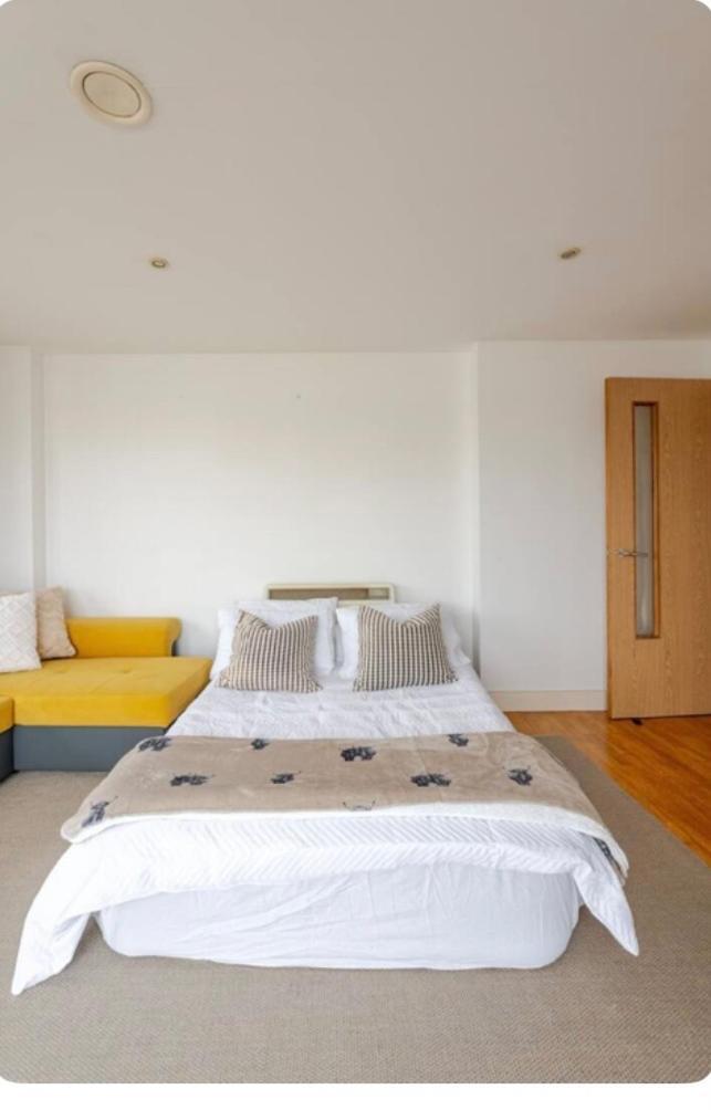 Leilighet Amazing River View 2 Bedroom Apartment, Sleeps 6 , Balcony And Parking London