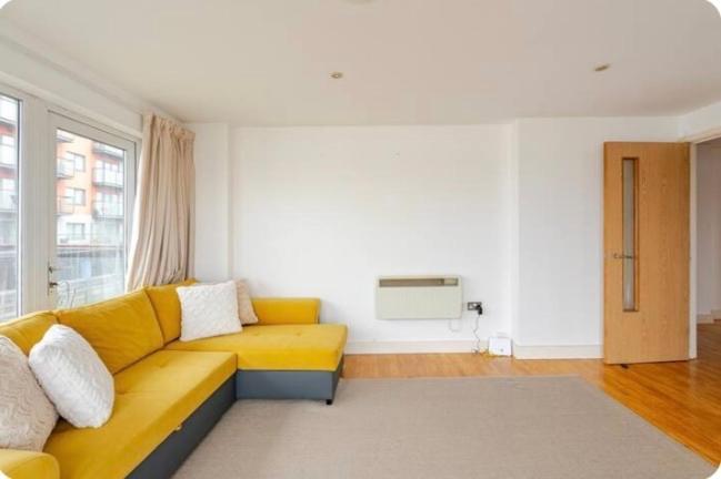 Leilighet Amazing River View 2 Bedroom Apartment, Sleeps 6 , Balcony And Parking