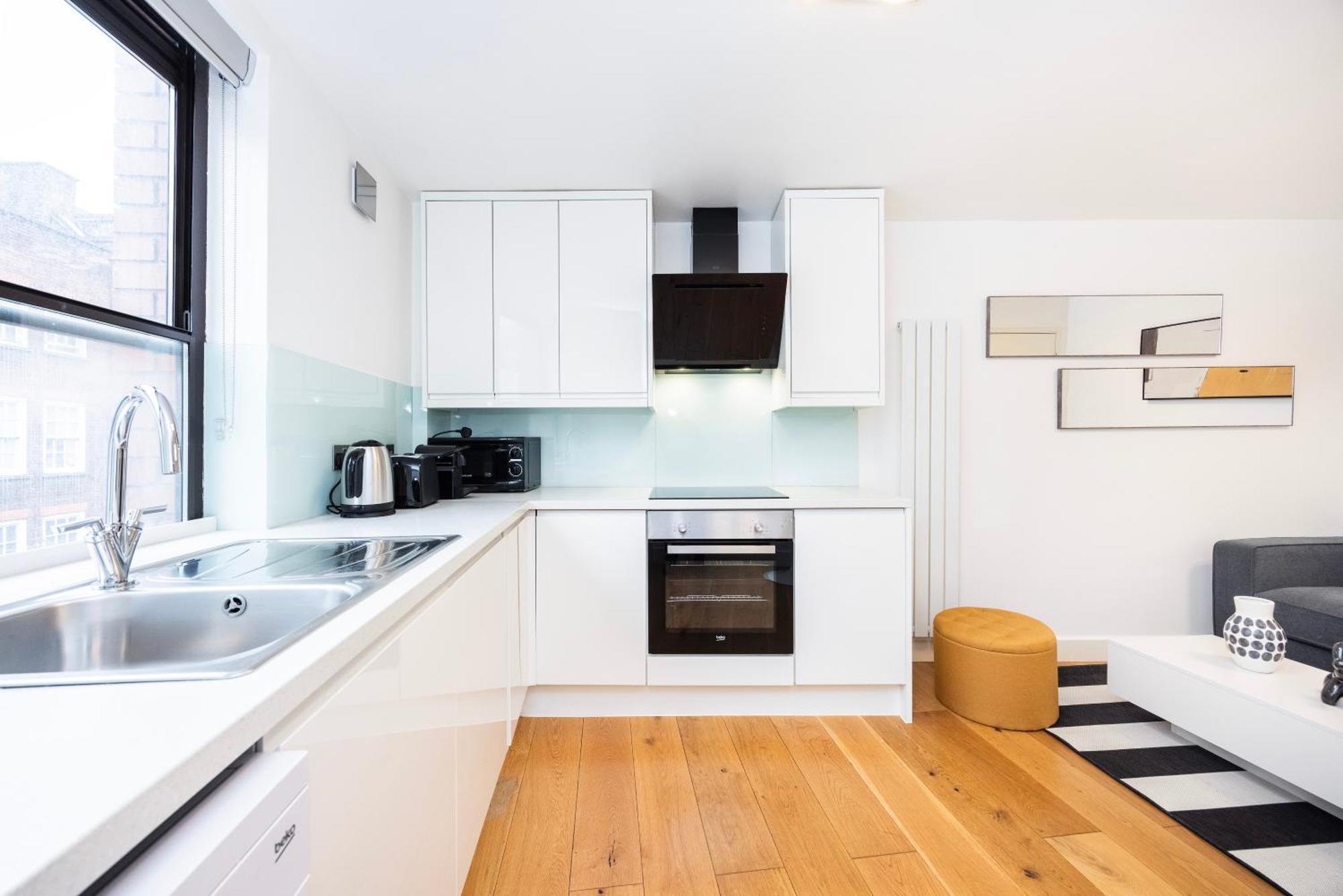 Stunning 2bed In Soho,steps From Piccadilly Circus * London