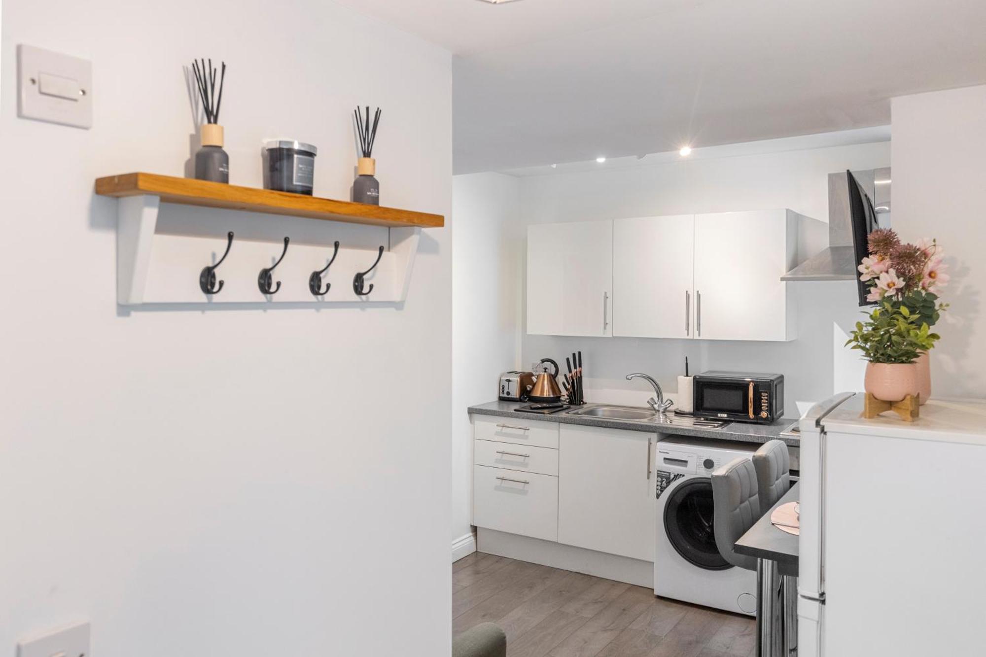 Apartment Elms London