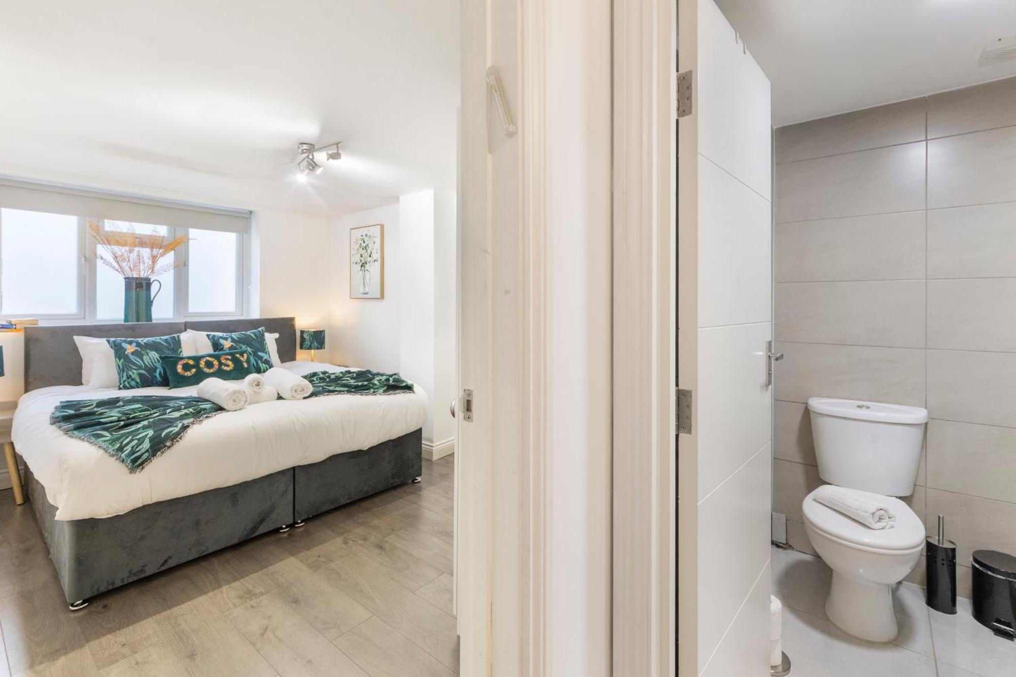 Elms Apartment *