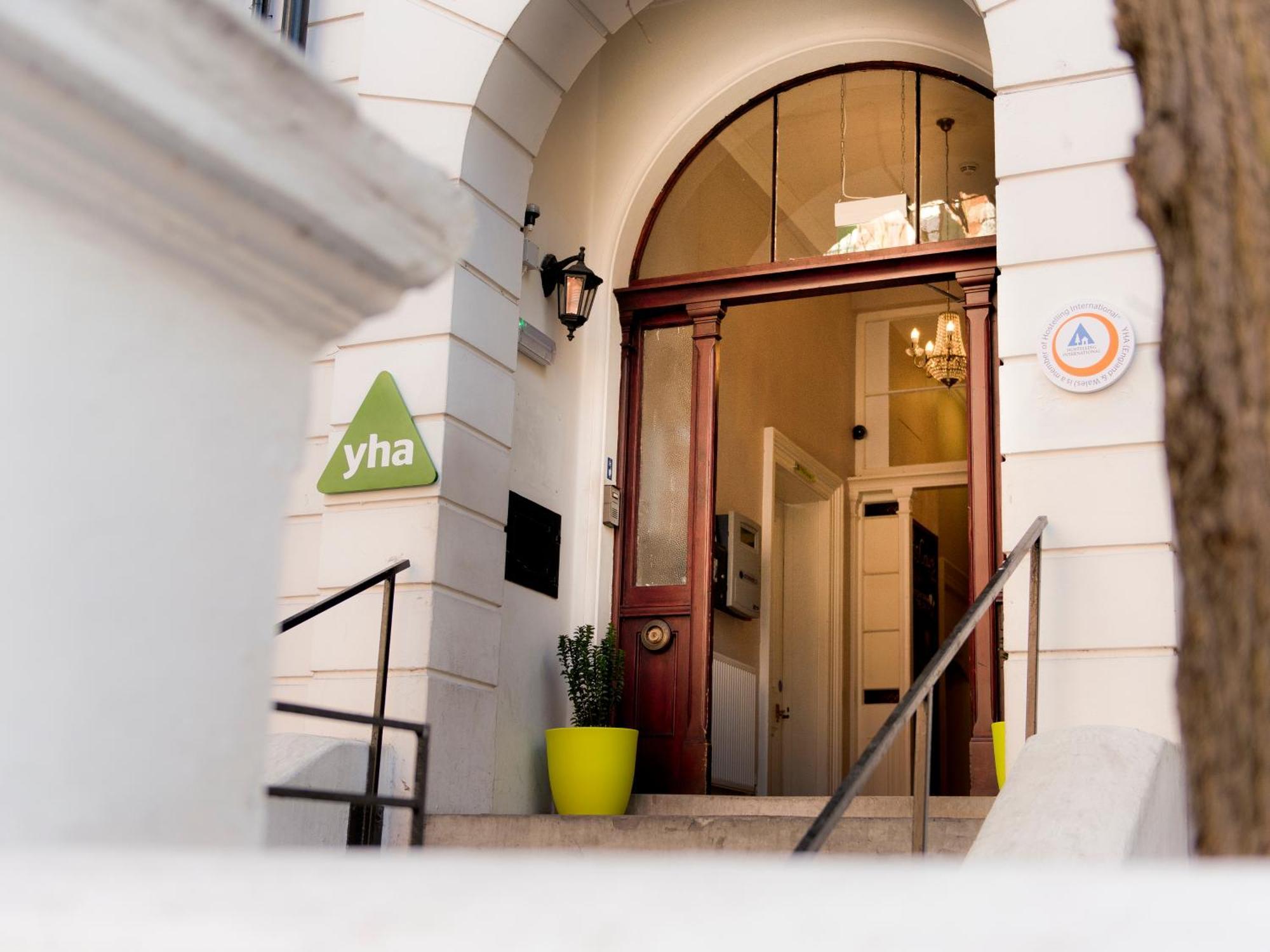 Yha Earl's Court Hostel London