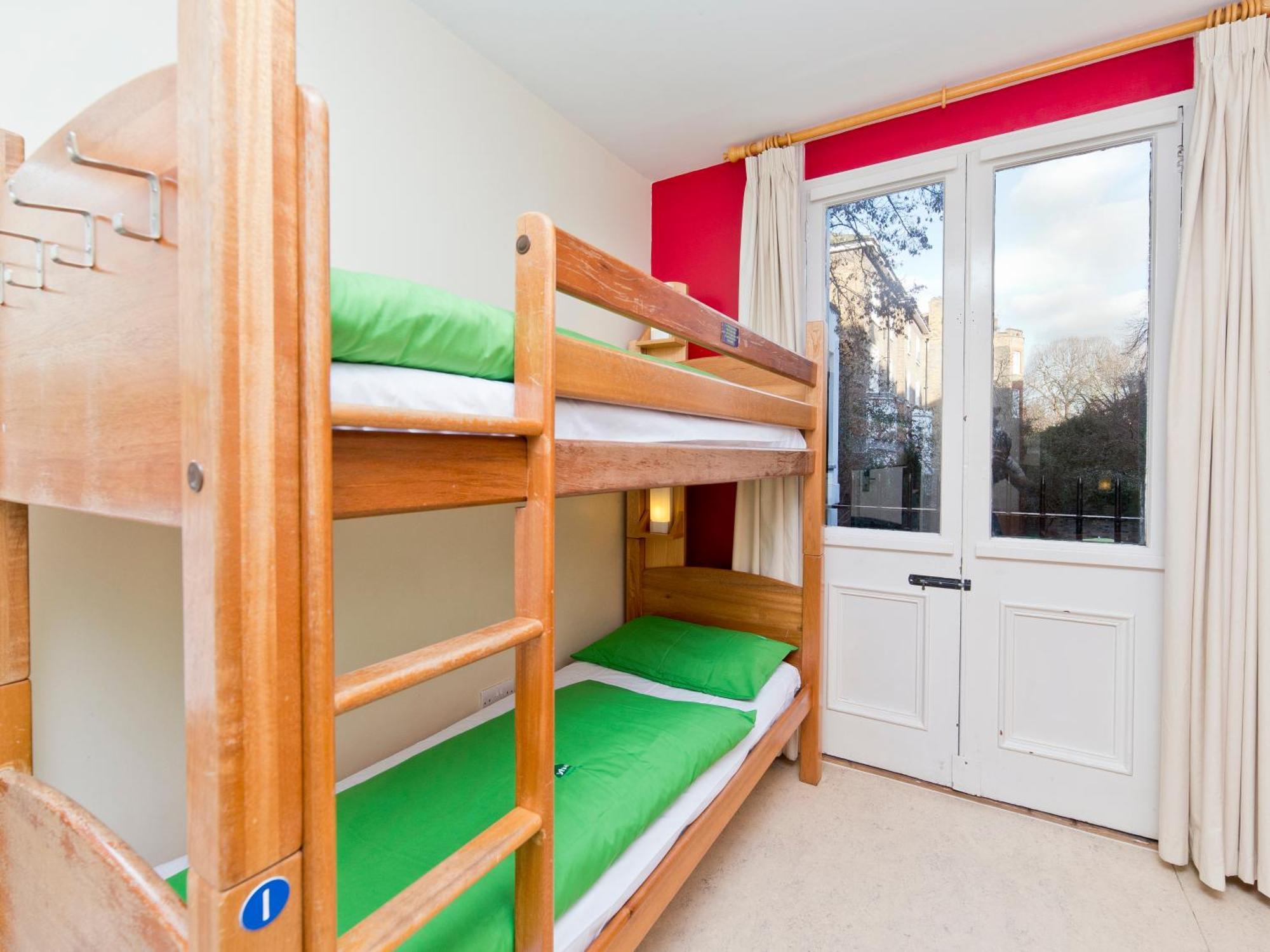 Yha Earl's Court Hostel *