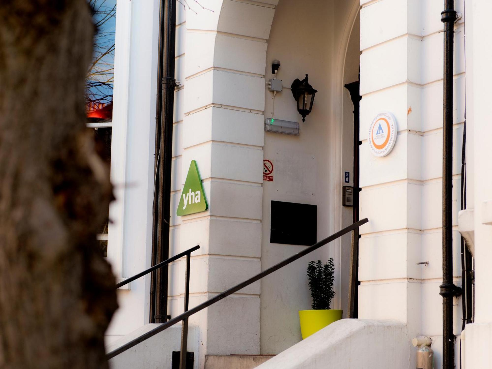 Yha Earl's Court Hostel *