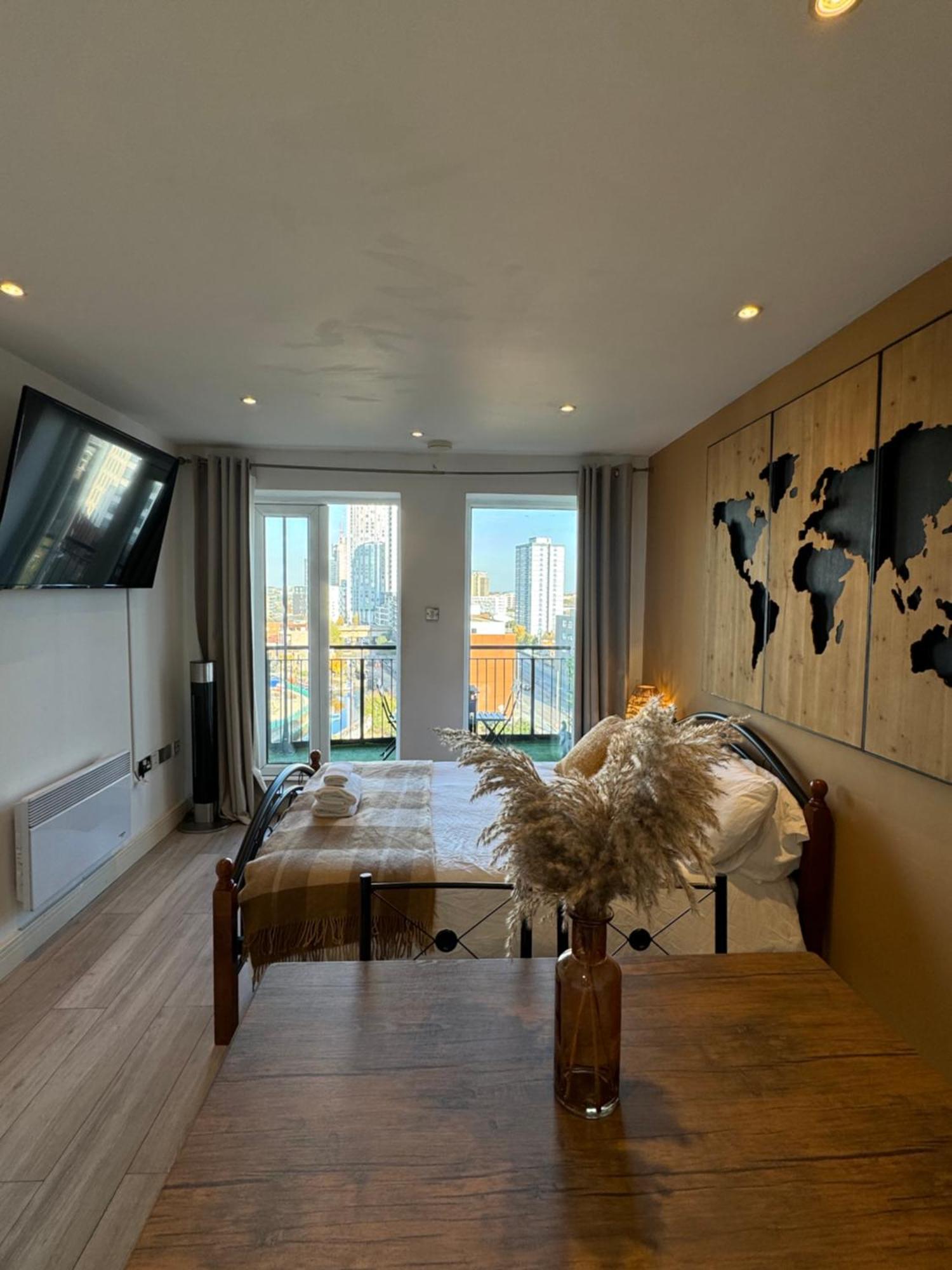 Cozy Flat With Balcony * London