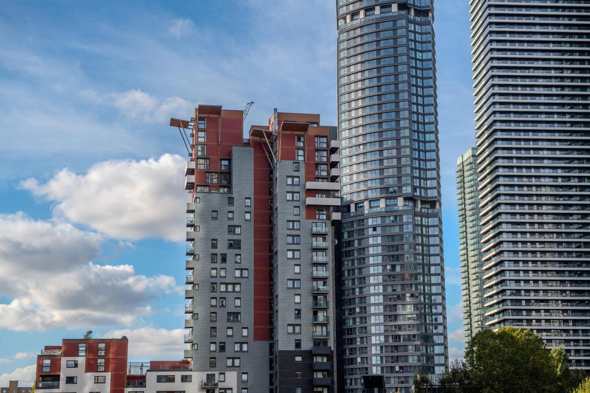 Luxury Cosy With Stunning Skyline Views! Apartment