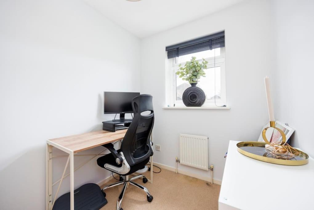 Stylish 3-bed East Contractors Parking Sleeps 5 Near Excel *
