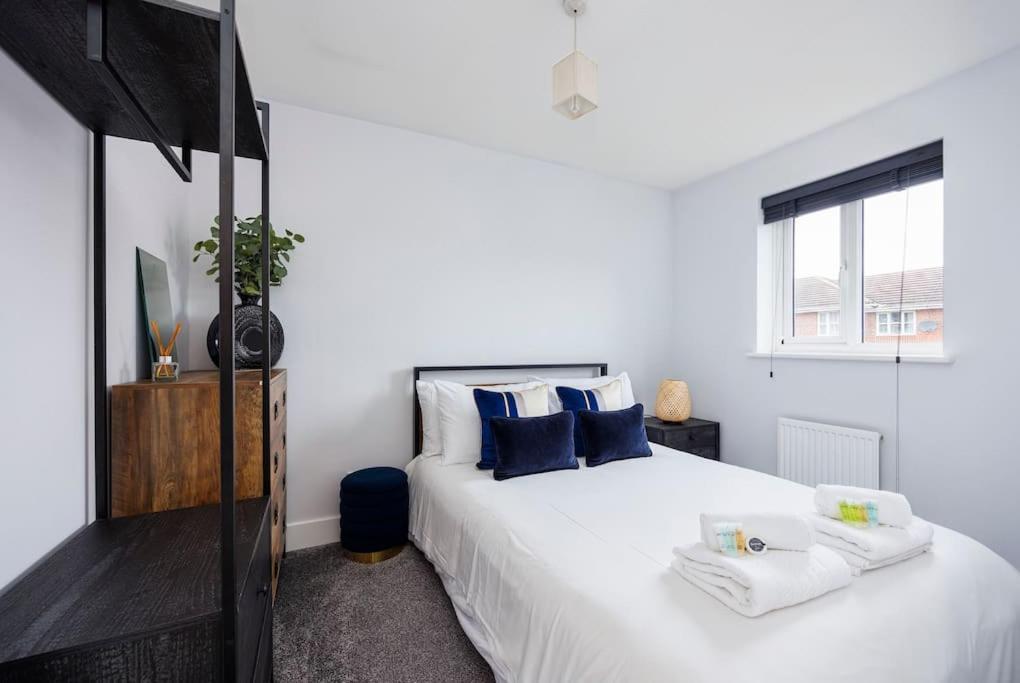 Stylish 3-bed East Contractors Parking Sleeps 5 Near Excel Apartment *