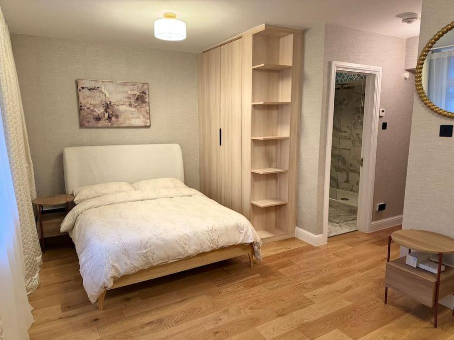 Modern In London, Zone 1 * London