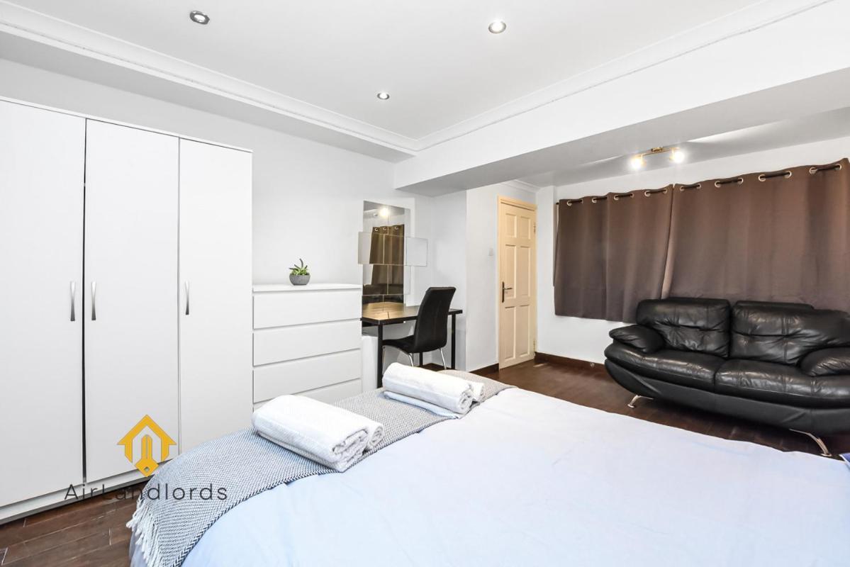 Exclusive 2bed 2bath Flat In Swiss Apartment *