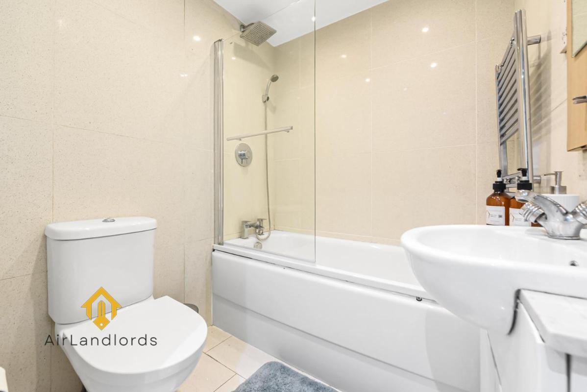 Apartment Exclusive 2bed 2bath Flat In Swiss