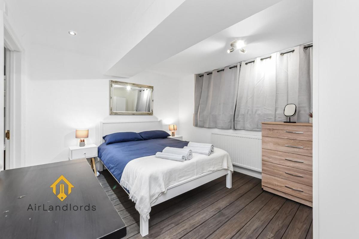 Exclusive 2bed 2bath Flat In Swiss * London