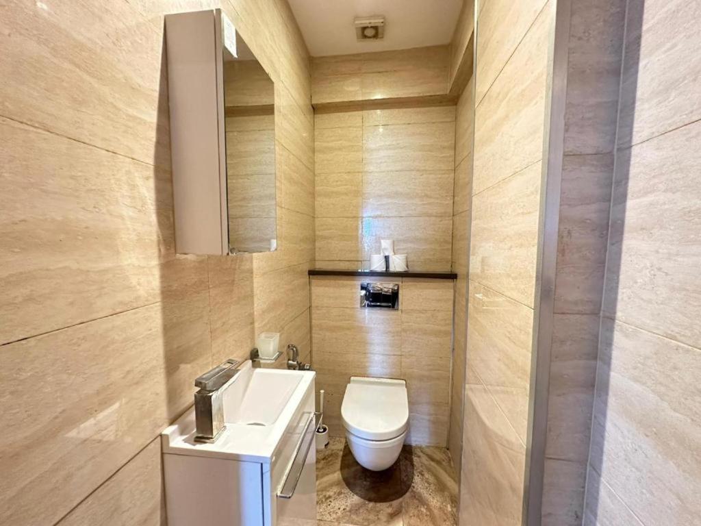 Park Lane Beautiful Family Apartment