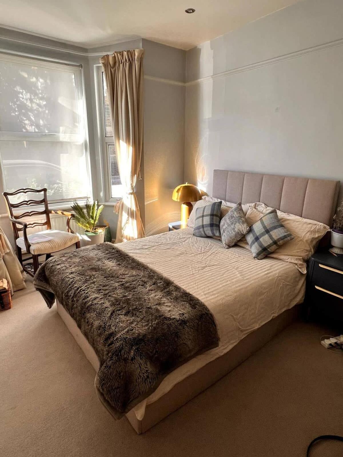 Bright & Stylish Flat W Patio London