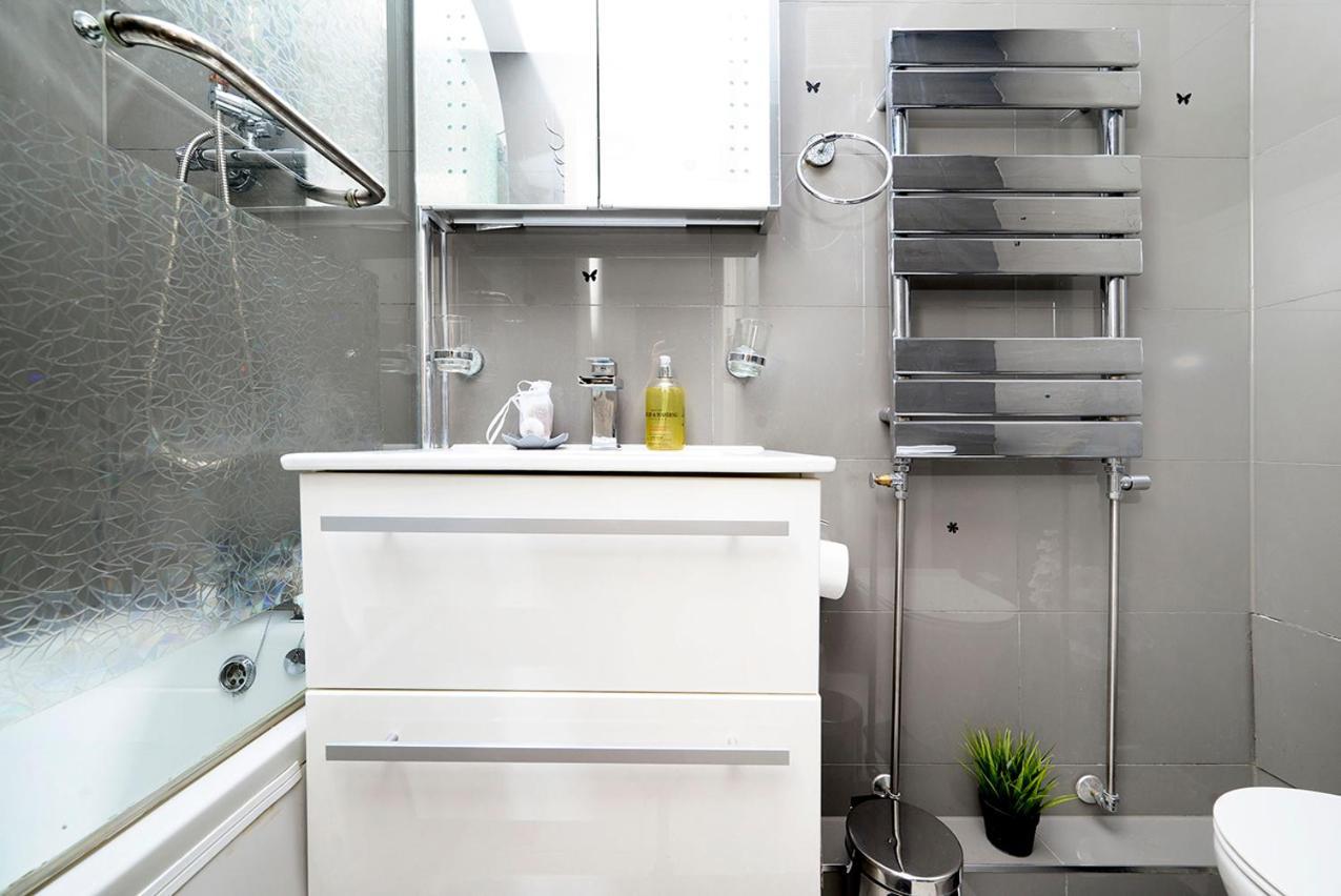 Apartamento Westminster Flat For Families & Business Travelers, Steps To Landmarks! Londres