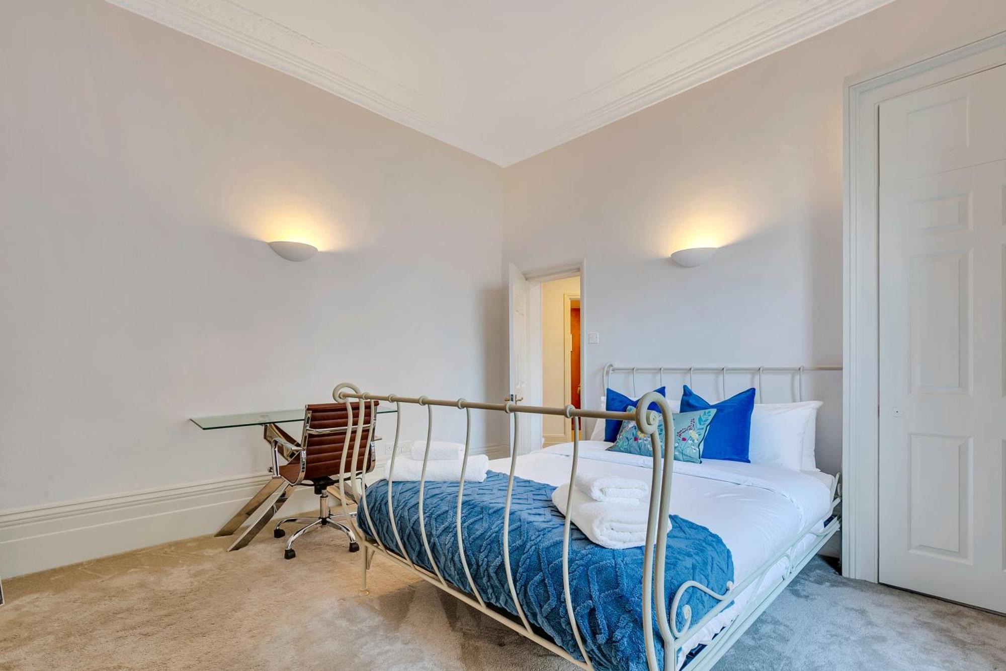 Apartment Flat In Victoria