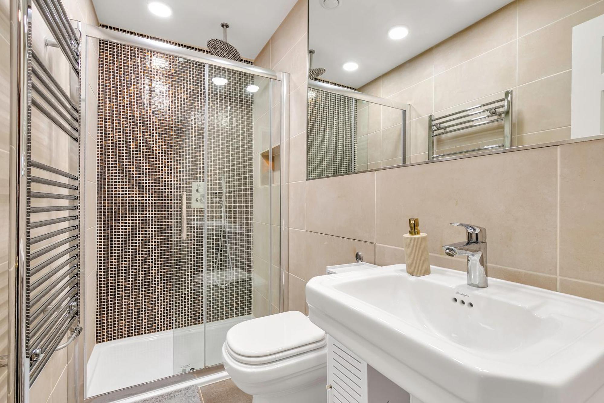 Apartment Flat In Victoria *
