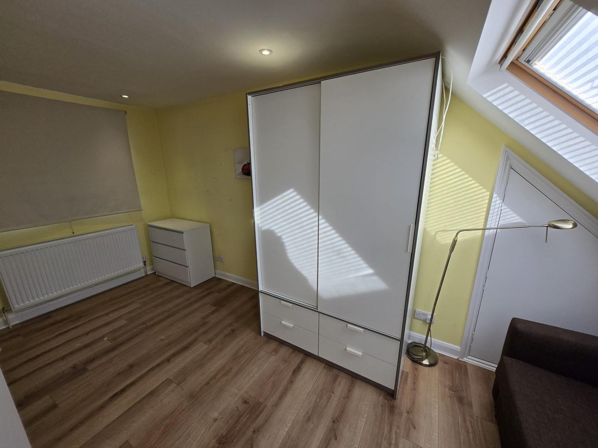 Urban Escape - Spacious 3-bedroom Close To Canary Wharf Holiday home London