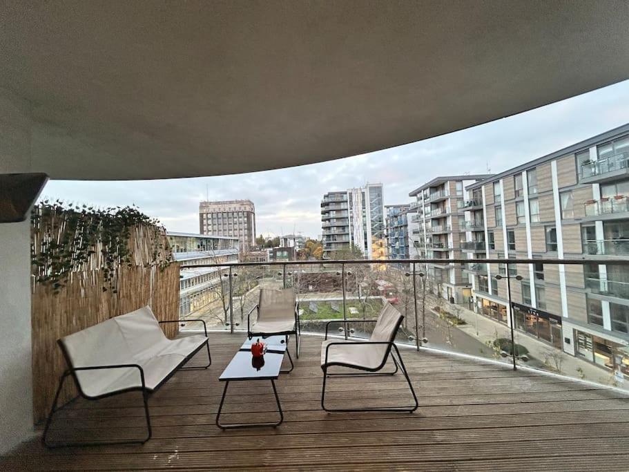 Apartment 2 Bedroom Cozy Near Kew Bridge London