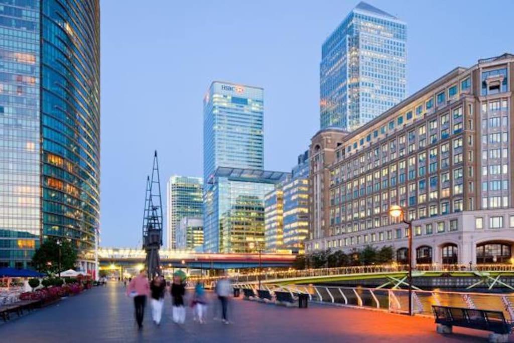 Apartment Luxury Cosy With Stunning Skyline Views! *