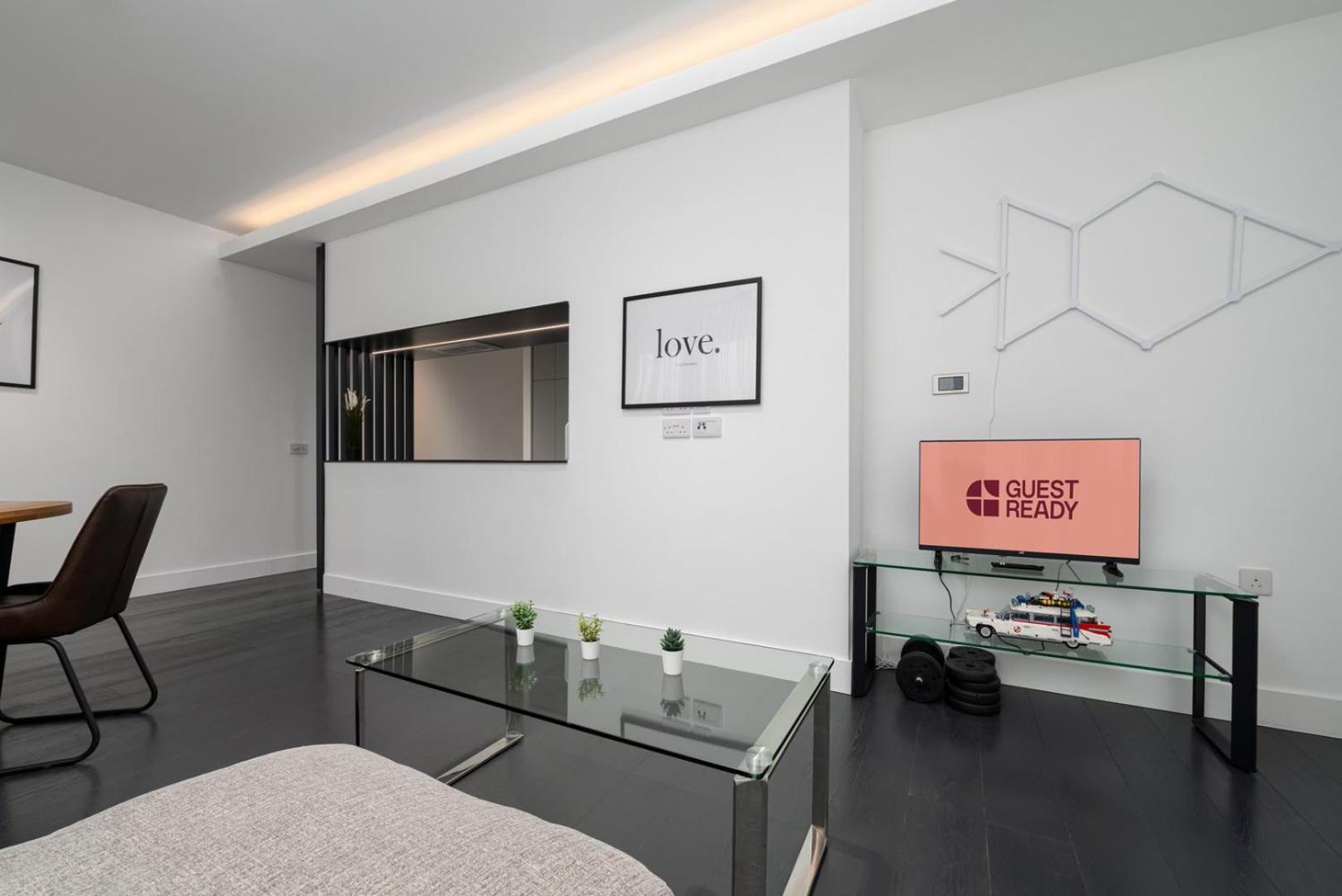 Guestready - Modern Living With Skyline Views Apartment London