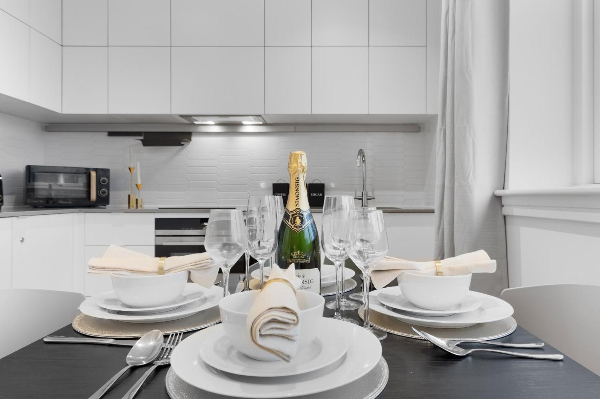 Stylish Retreats On Olympic Way *