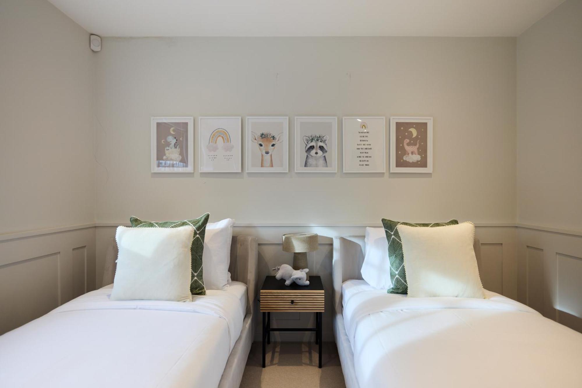 The Maida Hill Place - Homely 3bdr With Patio And Study Apartment