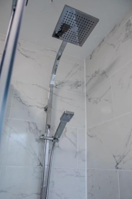 Newly Fitted 2 Bedroom Battersea Flat Apartment
