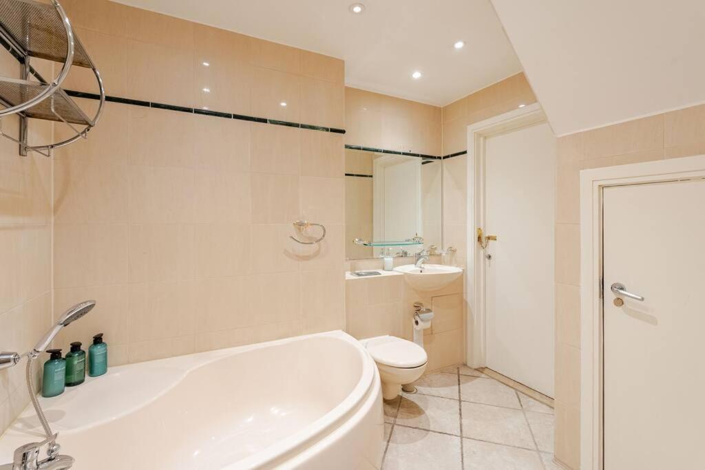 Stunning Duplex Penthouse With Shard Views *