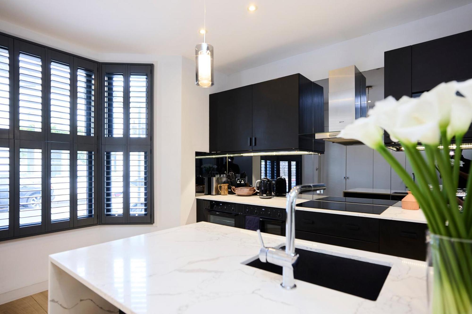 The Fulham Classic - Spacious 4bdr House With Balcony And Garden Apartment