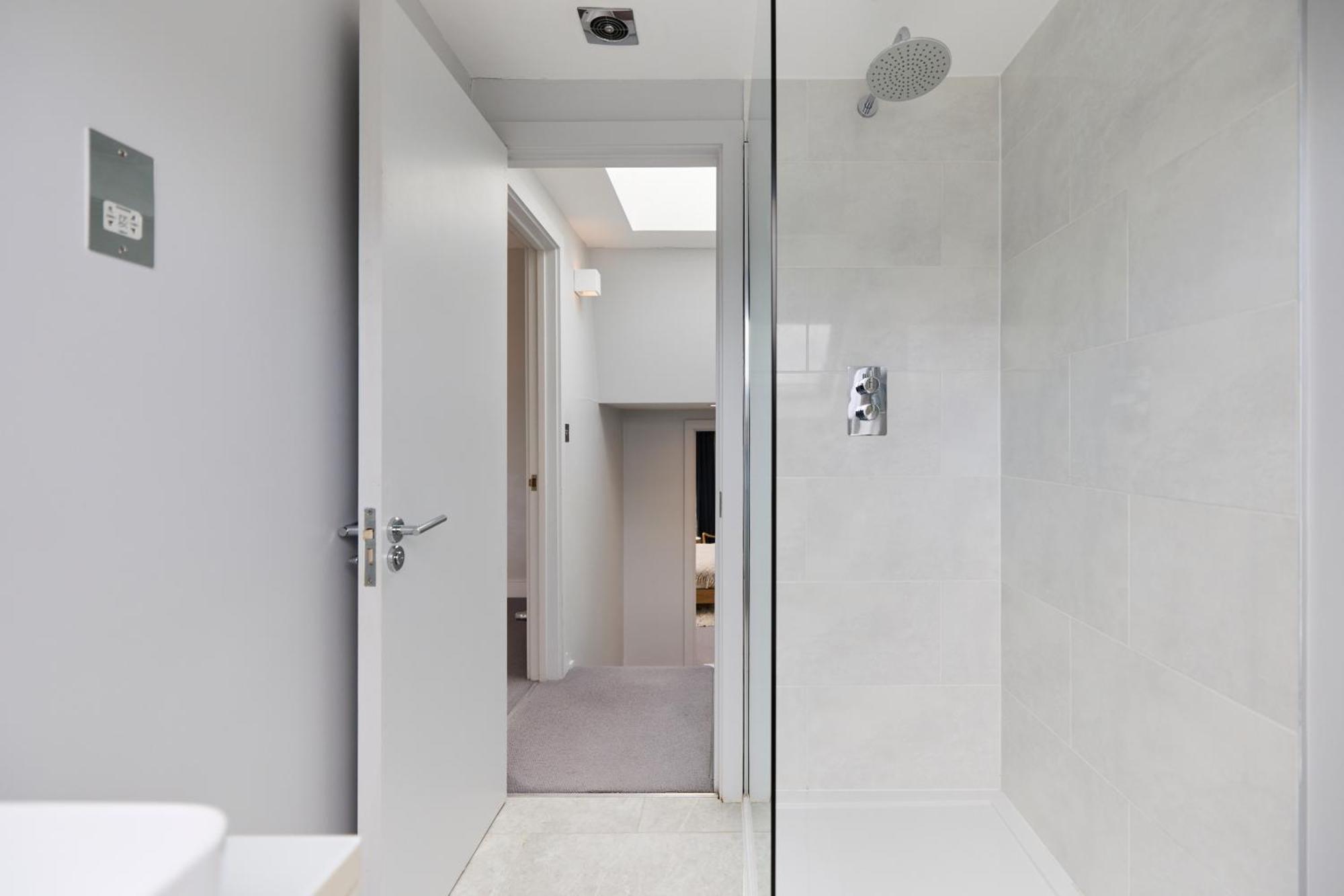 Apartment The Fulham Classic - Spacious 4bdr House With Balcony And Garden *