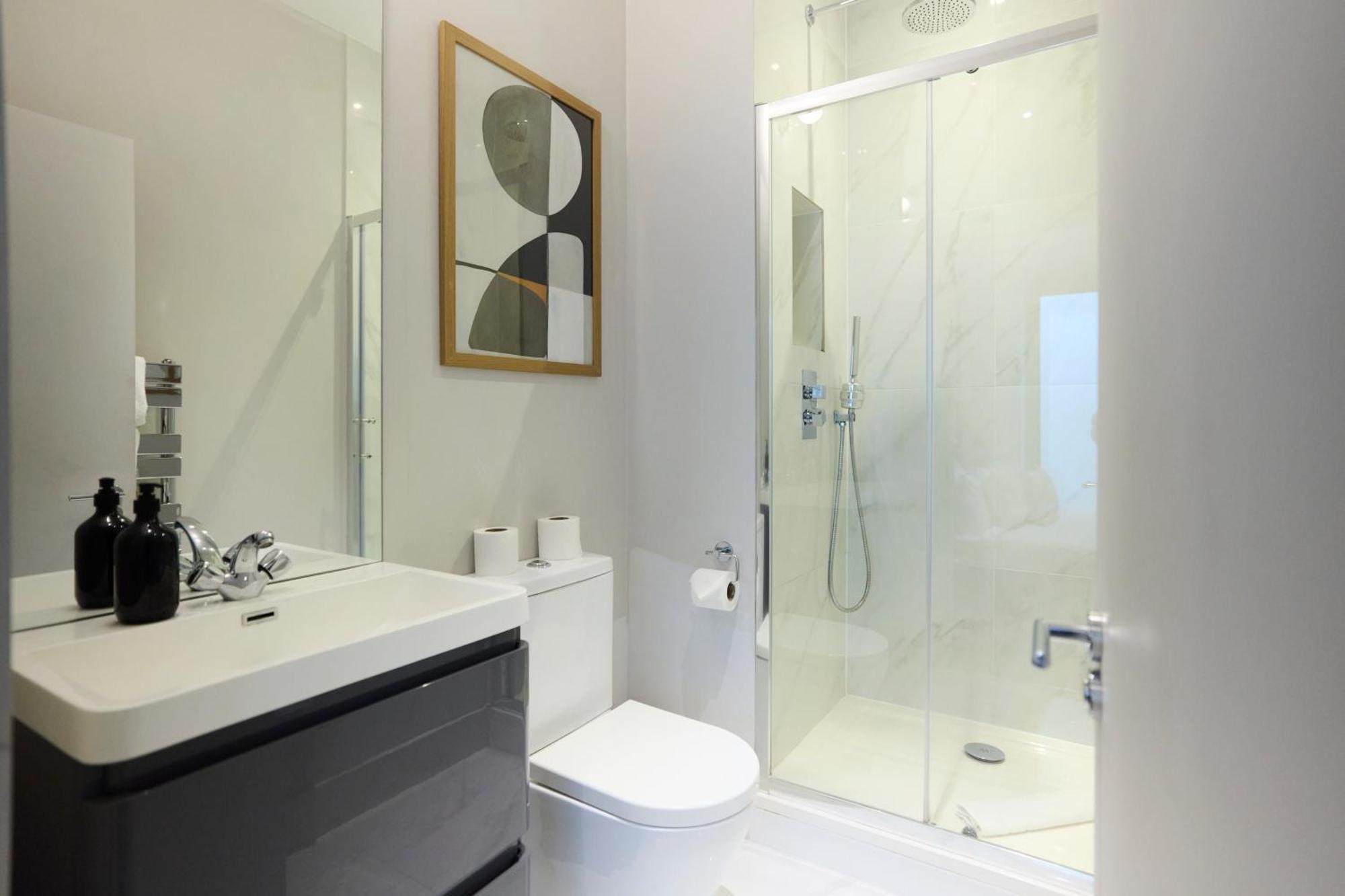 The Fulham Classic - Spacious 4bdr House With Balcony And Garden Apartment London