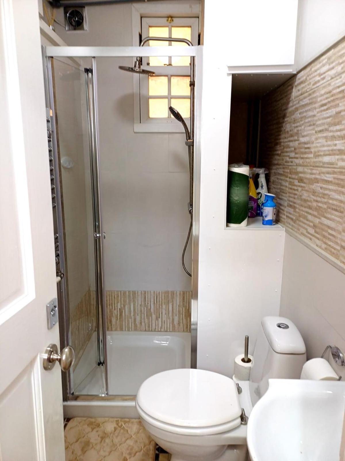 Croftons House Bed & Breakfast London