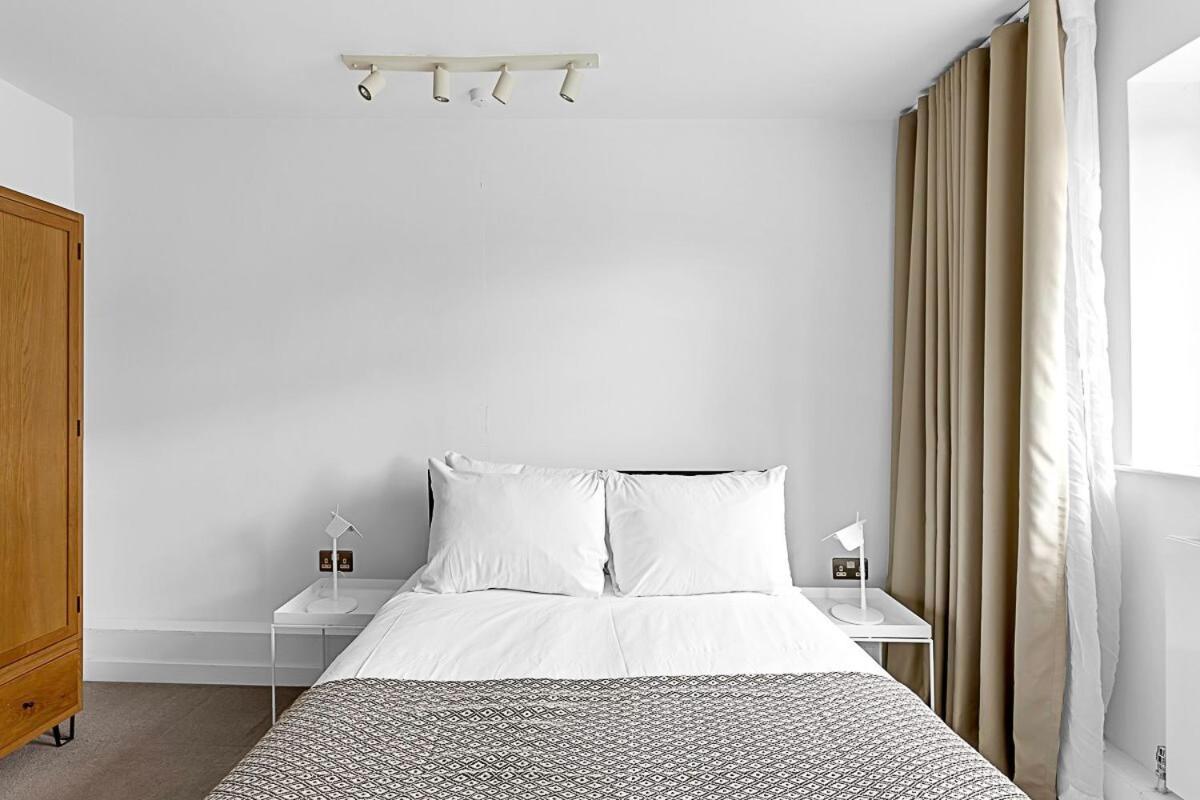 Relay Belgravia 23 * London