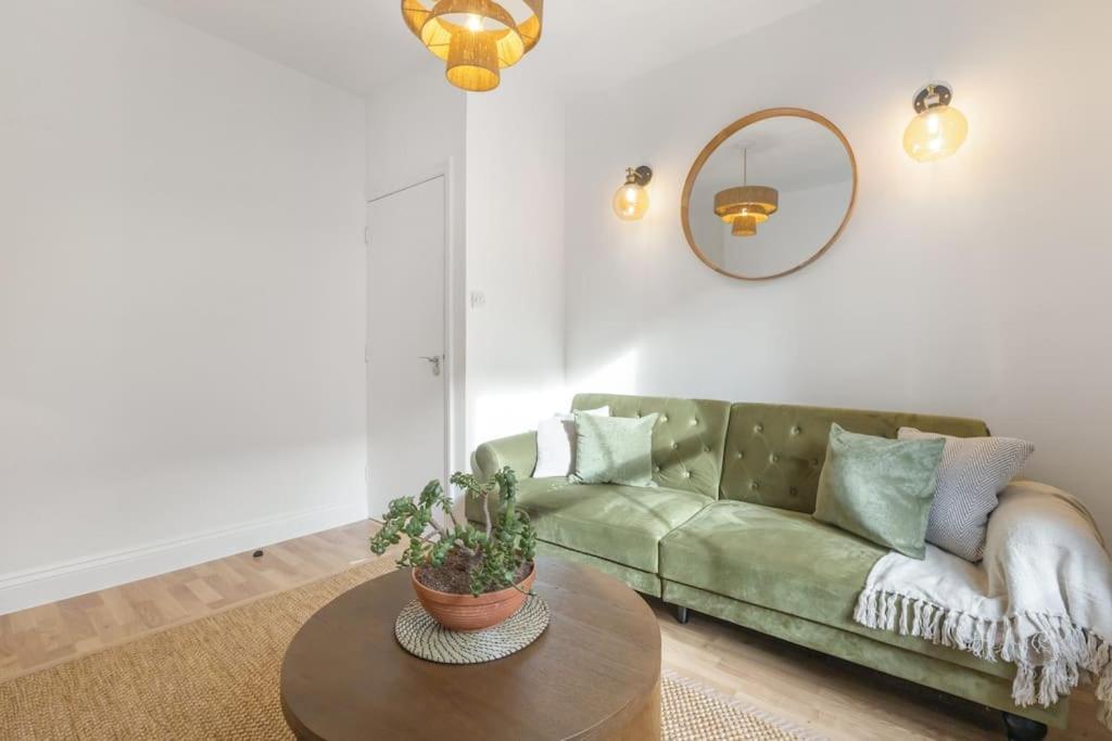 King's Cross Townhouse - Contemporary Garden Flat Apartment