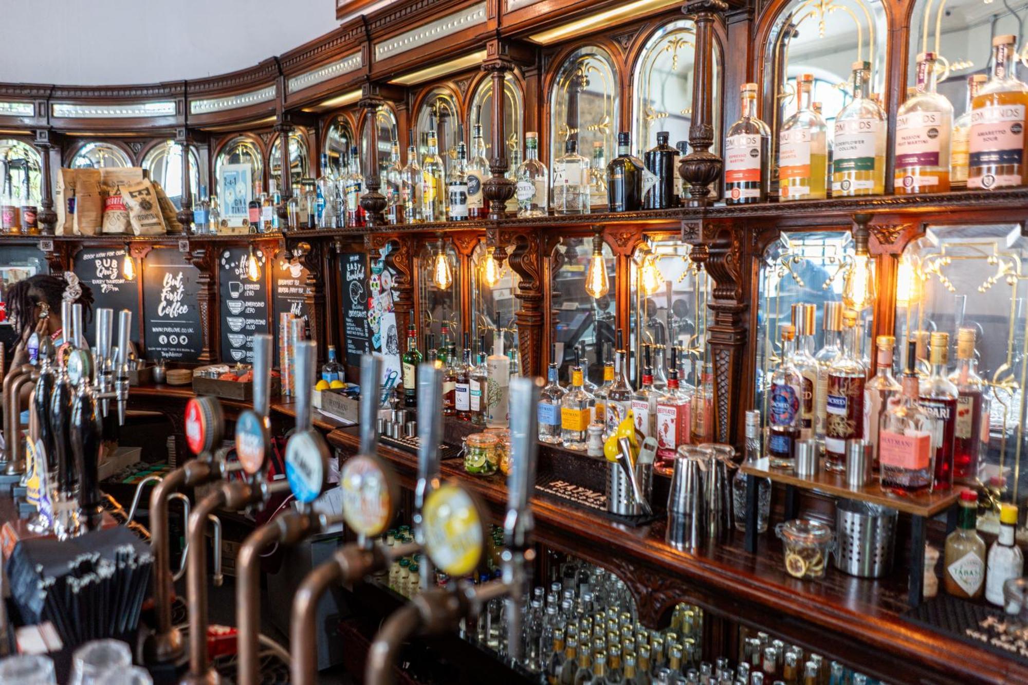 Publove @ The White Ferry, Victoria Hostal Londres