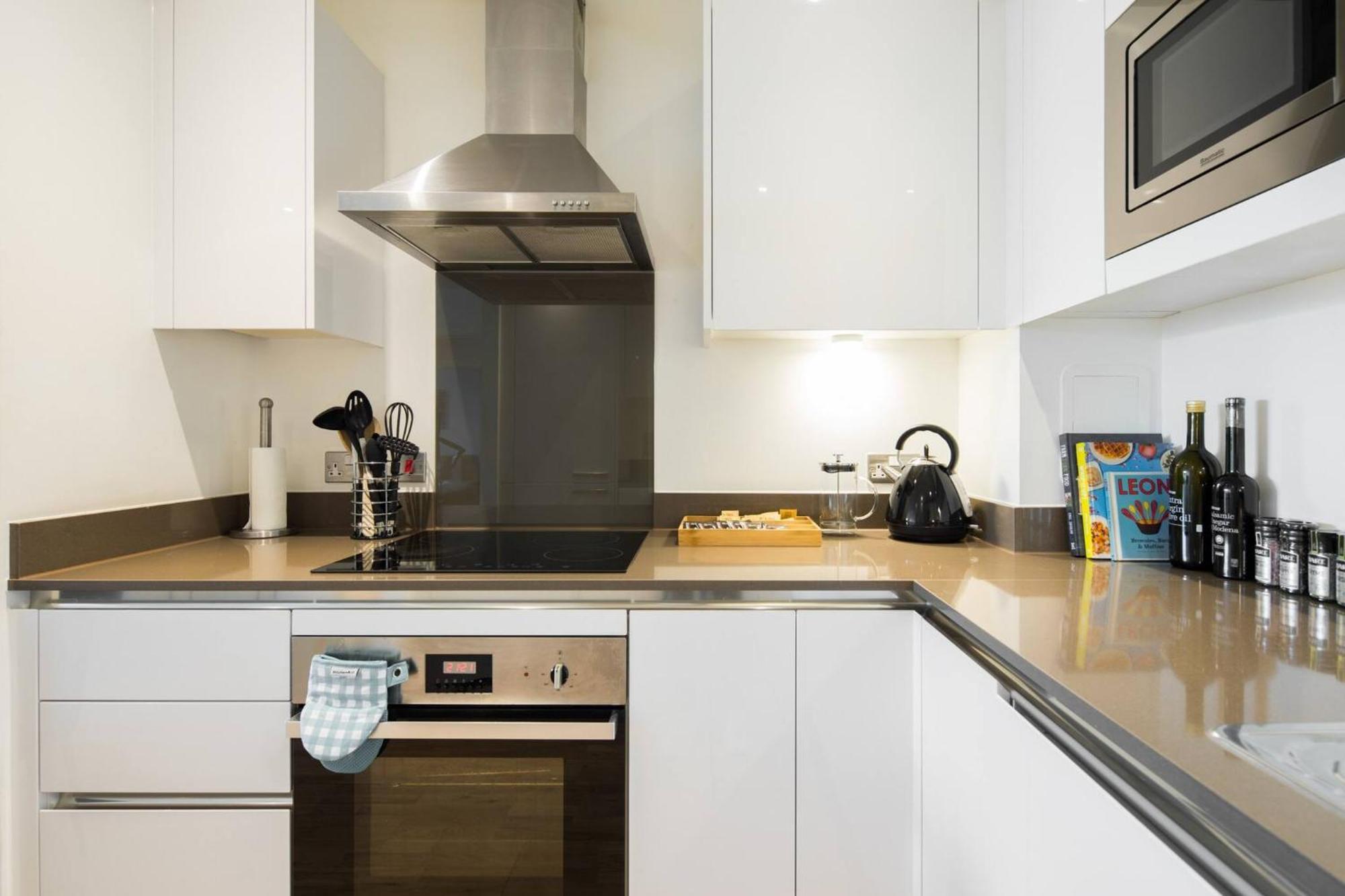 Wild Roses Serviced - Greenwich London