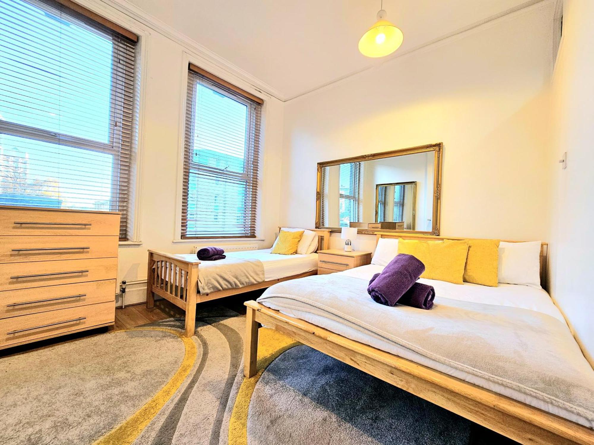 King's Cross & Angel Area, 4 Bedrooms With 7 Beds & Private Rooftop - Walk To St Pancras International Apartment London