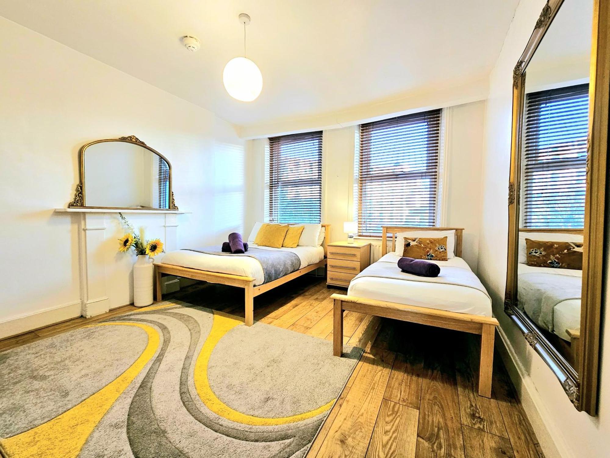 King's Cross & Angel Area, 4 Bedrooms With 7 Beds & Private Rooftop - Walk To St Pancras International * London