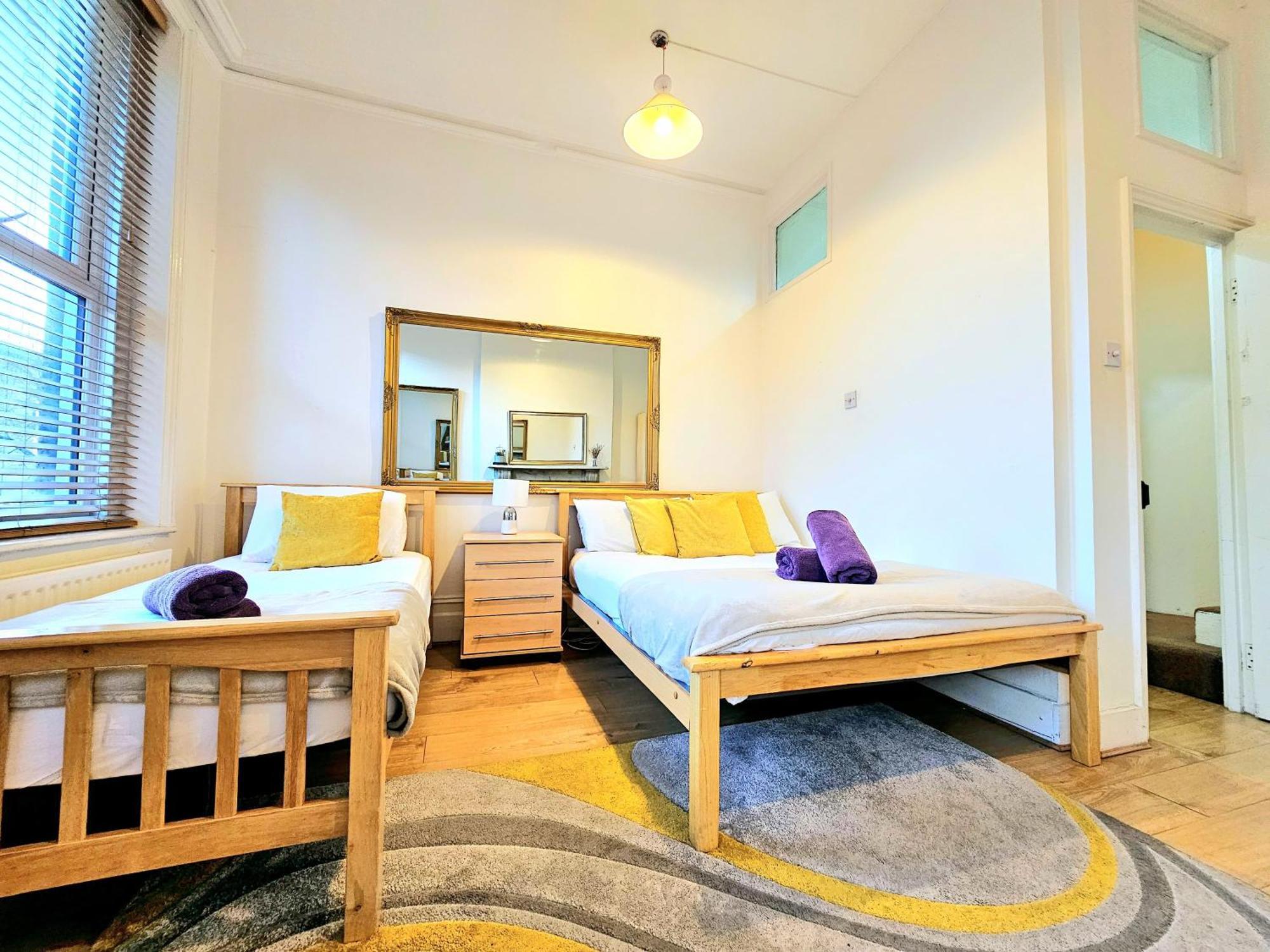 Apartment King's Cross & Angel Area, 4 Bedrooms With 7 Beds & Private Rooftop - Walk To St Pancras International *