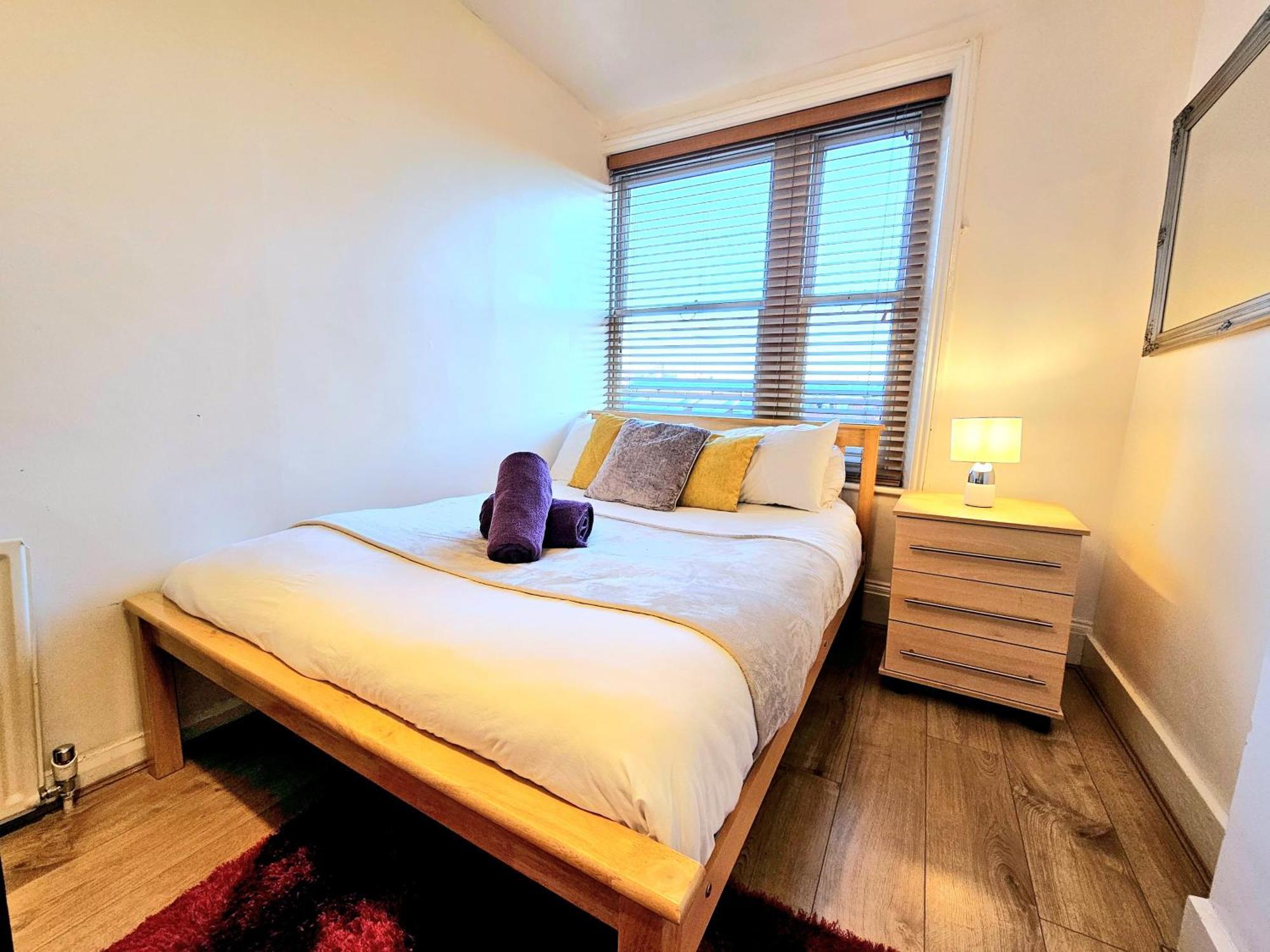 King's Cross & Angel Area, 4 Bedrooms With 7 Beds & Private Rooftop - Walk To St Pancras International Apartment