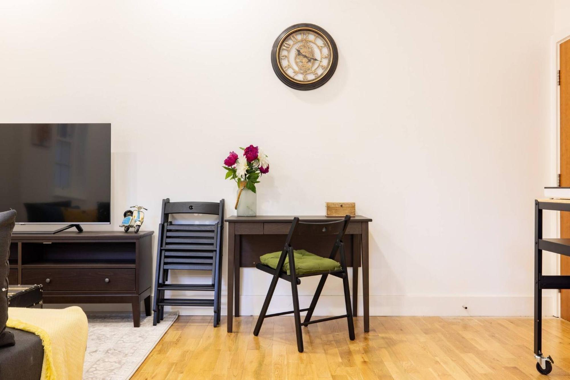 Wild Roses Serviced - Angel Apartment *