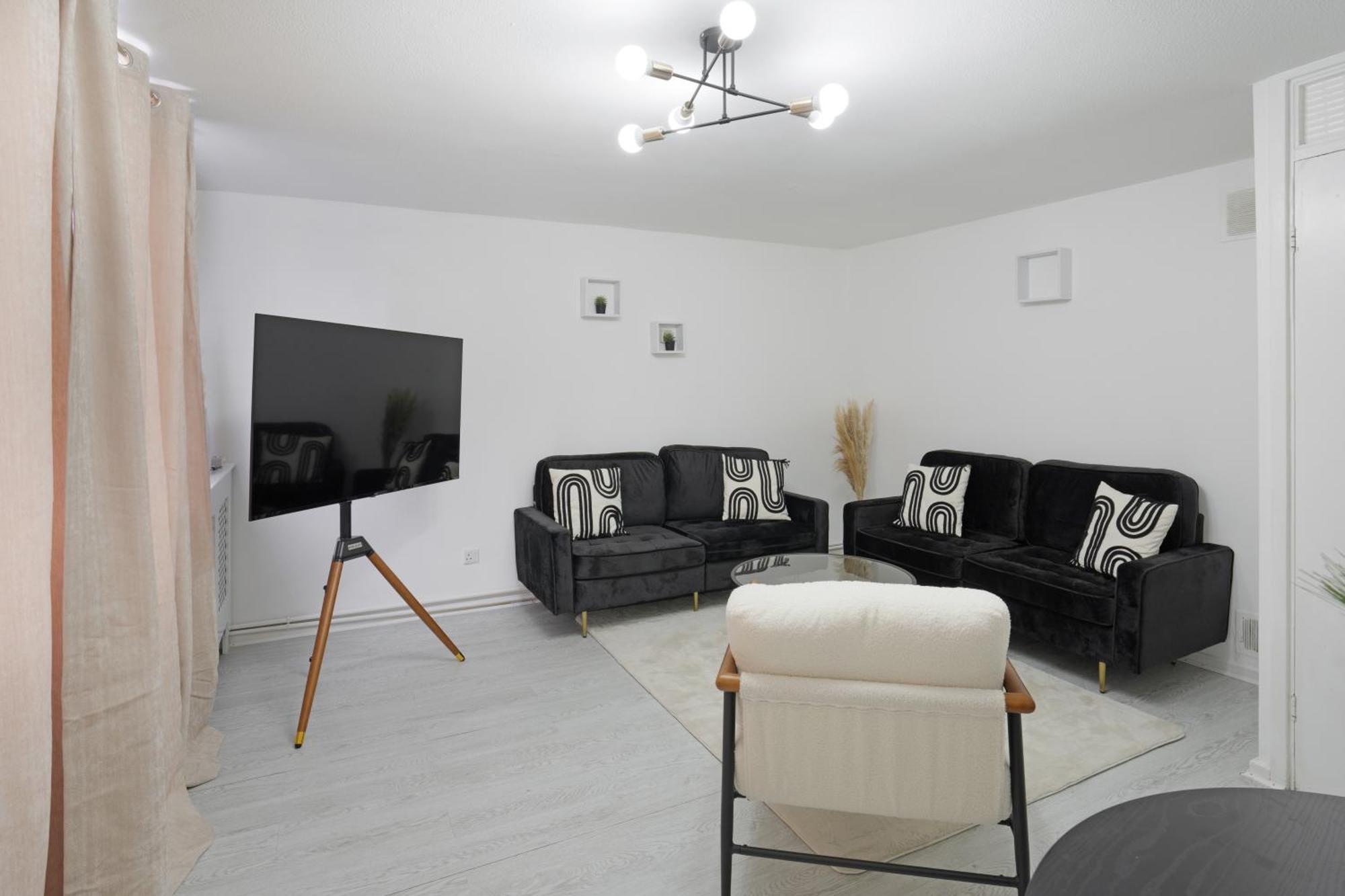 Luxury 3 Bedroom House In Woodgreen