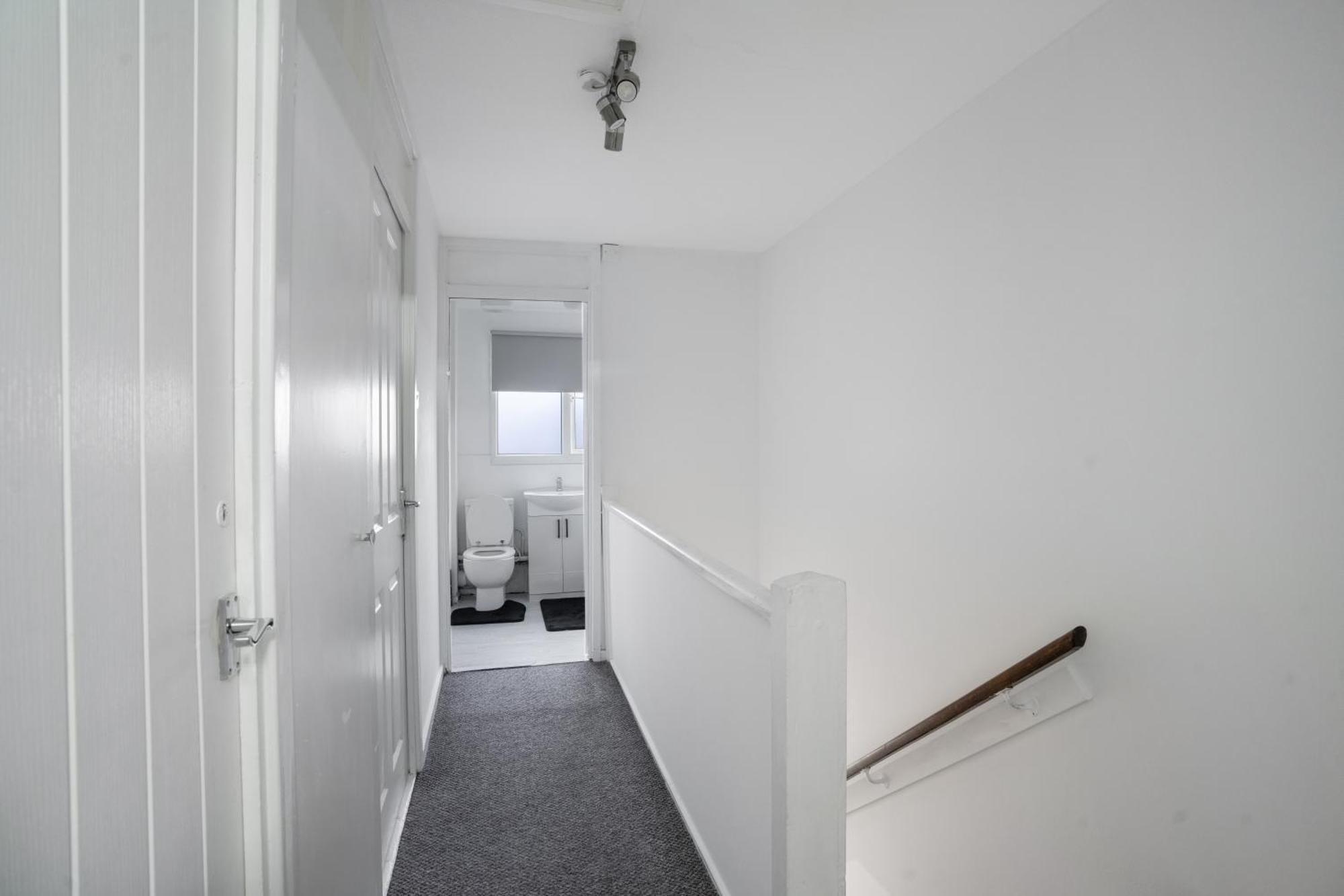 Luxury 3 Bedroom House In Woodgreen * London